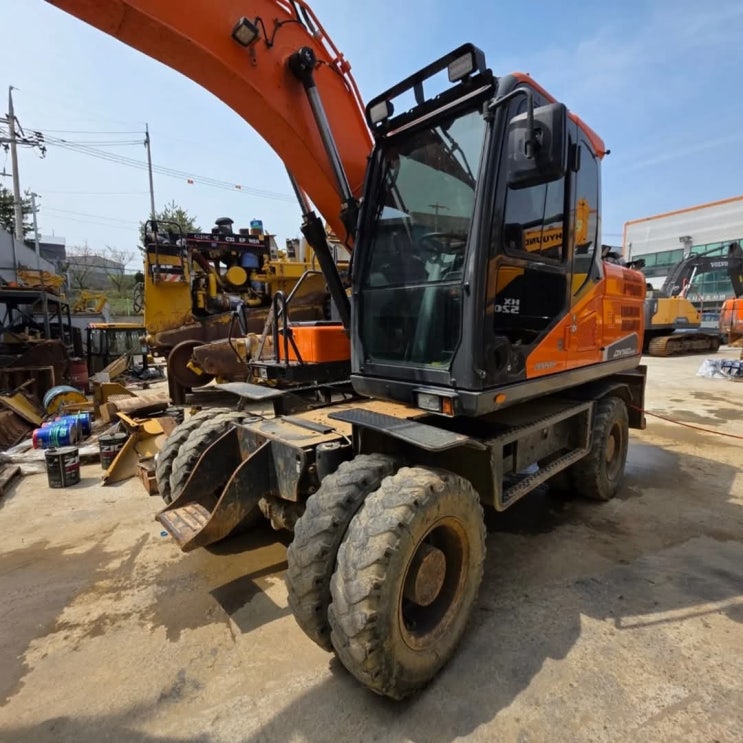 두산 DX140W5K 2018년식 7800만원 판매합니다. 두산 DX140W5K 2018년식 7800만원 판매합니다.