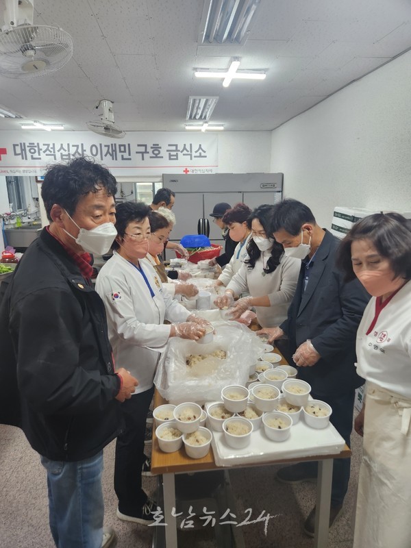 전남도 명장들, 경북 청송·안동 산불 피해지역 이재민에게 급식봉사