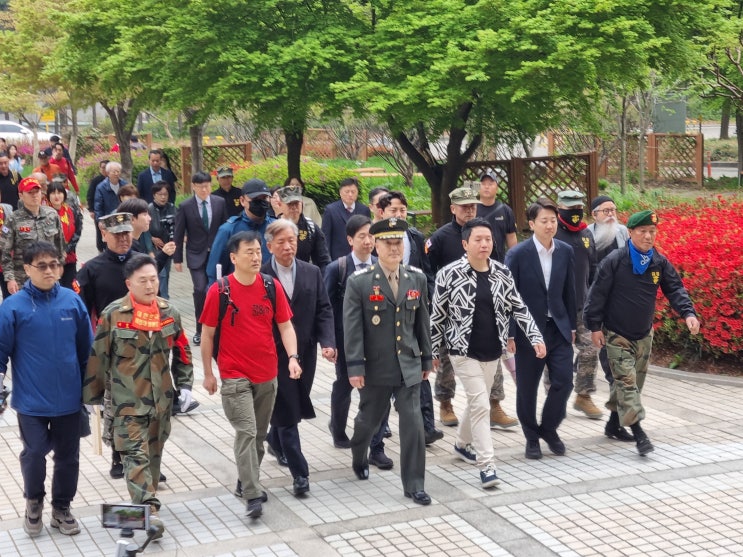 <b>박정훈 대령</b>과 <b>윤석열</b>