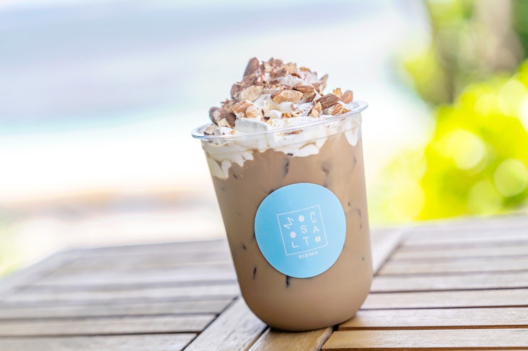  오키나와 츄라우미 수족관 근처 비세자키 카페, 소금 커피 moco salt coffee by 석영작가