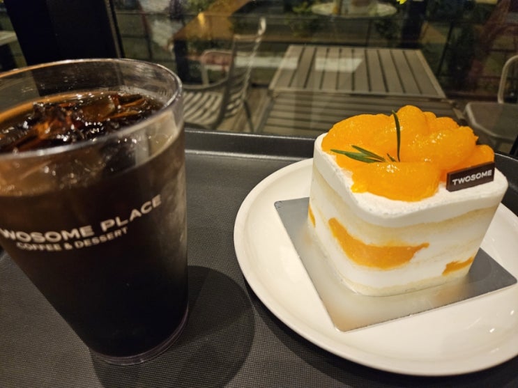  봄 디저트 추천! 투썸 금귤생크림케이크와 콜드브루 찰떡 조합