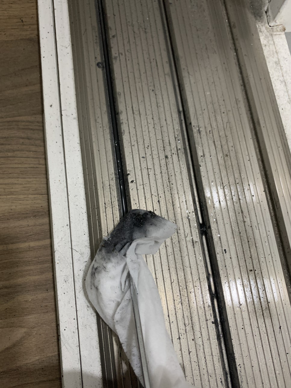 서울 포켓 슬라이딩 도어 중문 레일 교체