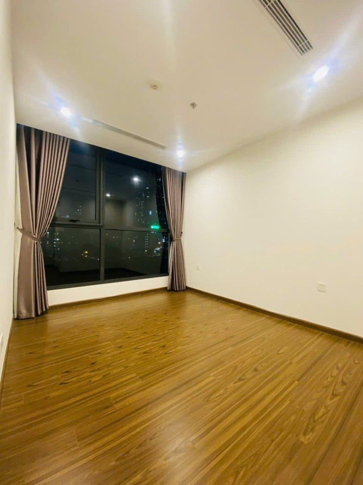  하노이 웨스트포인트 W3 4룸 노옵션 3300만동 Vinhomes Westpoint 아파트 임대 알려드립니다