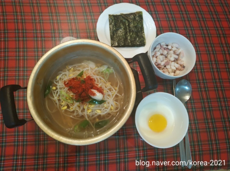 전주 남부시장식 콩나물국밥 레시피, 오징어사리 제대로 넣은 진짜 전주 스타일, 수란까지 ....