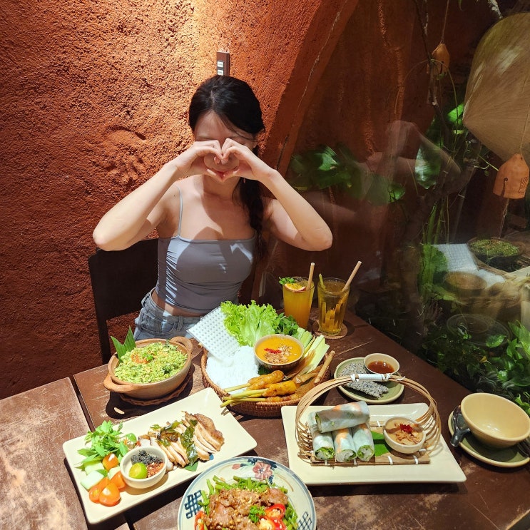  나트랑 레스토랑 맘 mam 넴느엉 맛집