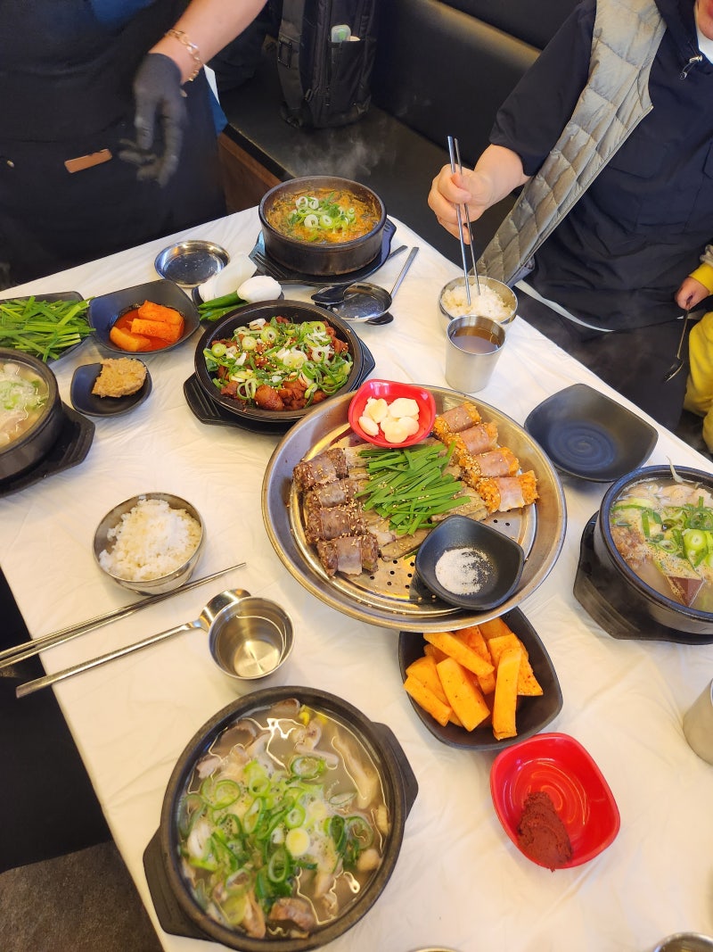 순천 신대지구 내조국국밥 내장국밥 직화대창구이 맛배기수육순대