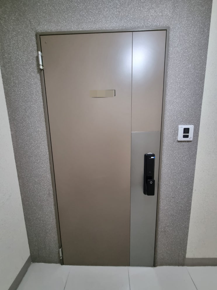  진주시 진주 평거동 더 퀸즈 웰가 아파트 109동 아카라 도어락 설치 교체