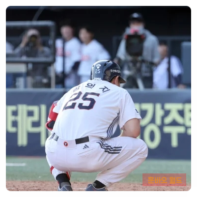 양의지도 무릎 꿇게 만든 ABS 삼진 <b>판정</b>…9회 1사 만루, <b>두산</b>의... 