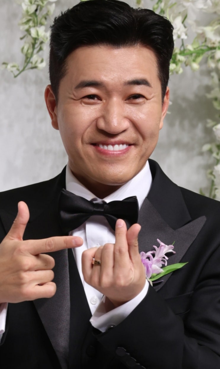 <b>김종민 결혼</b>식, 신부는 누구? <b>결혼</b> 날짜, 나이 차이, 어머니와의... 