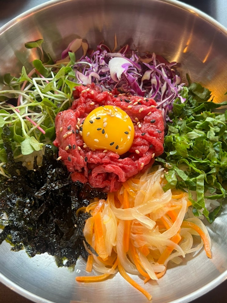  강남구청역 육색찬란 육회비빔밥 점심 맛집 추천