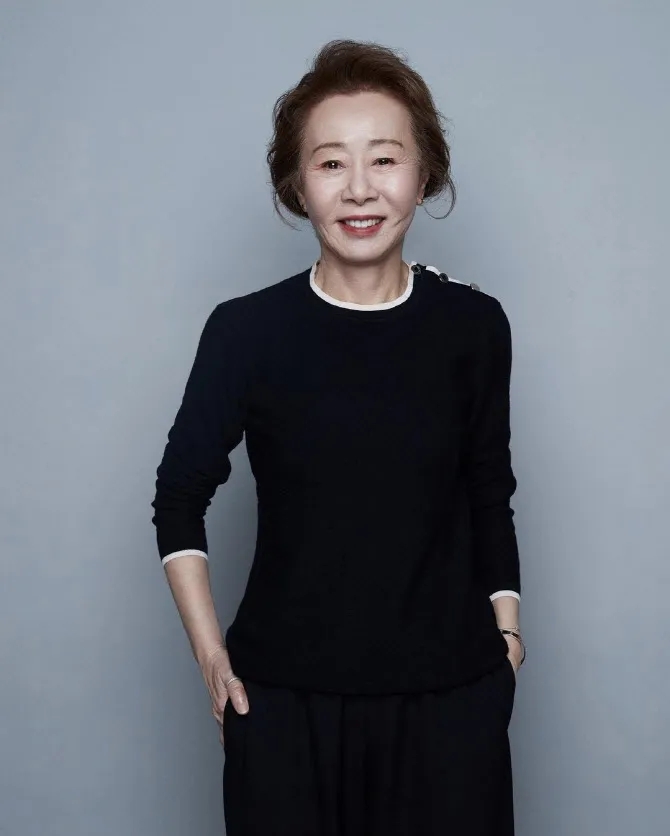 <b>윤여정</b>, 할리우드 신작 인터뷰 중 "<b>큰아들</b>이 <b>동성</b>애자" 깜짝 고백!