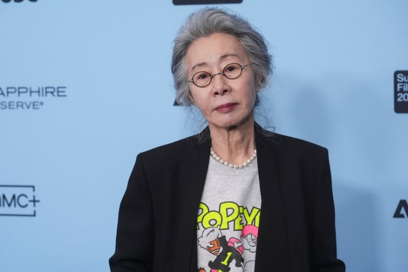 윤여정 “첫째 아들, 2000년에 동성애자라고 커밍아웃” 최초 고백… 진심 담긴 가족사