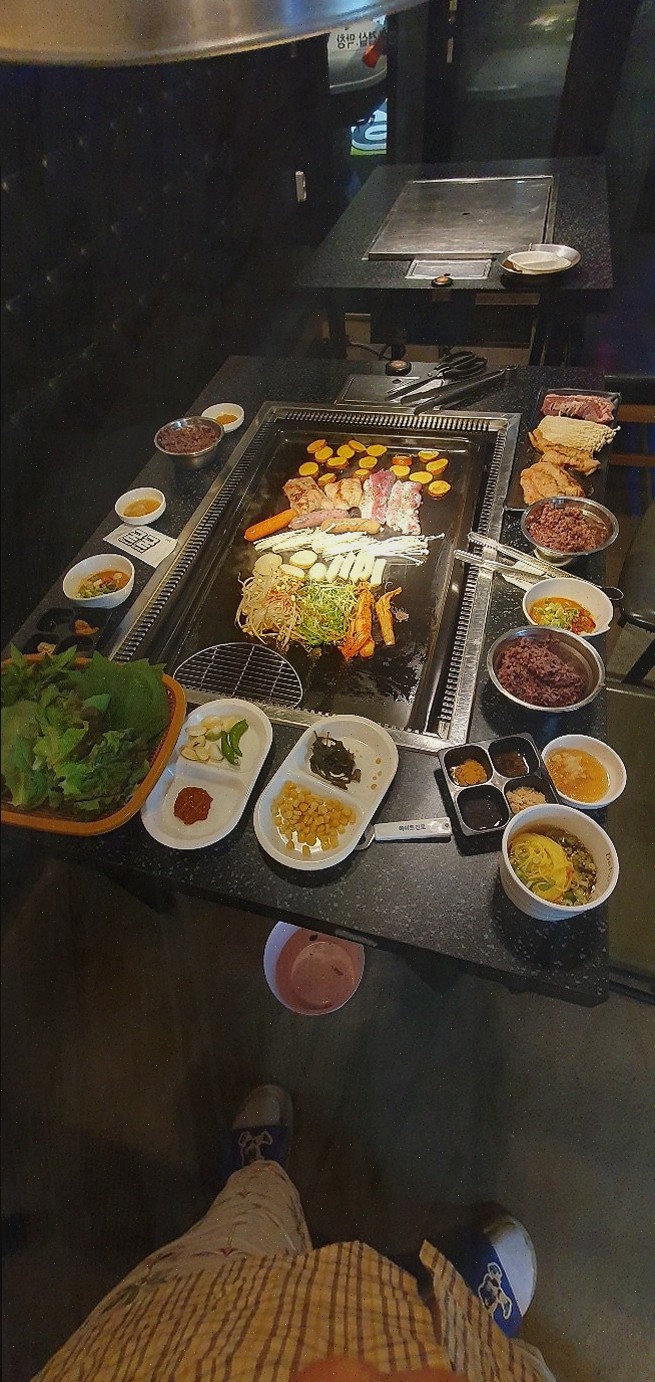  [배꼽숙성삼겹살과막창] 고소한 숙성 삼겹살과 막창을 즐길 수 있는 방촌동 고기집