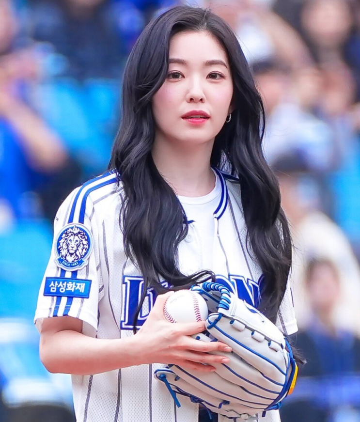 <b>삼성 레드벨벳</b> 아이린 시구, 강민호 손가락 하트, <b>롯데</b> 4위 등극