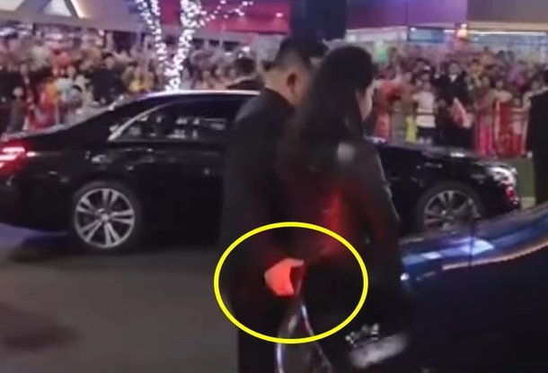 <b>김정은</b>, <b>딸 주애</b> 엉덩이 만졌나? 영상 논란 확산 “기쁨조... 