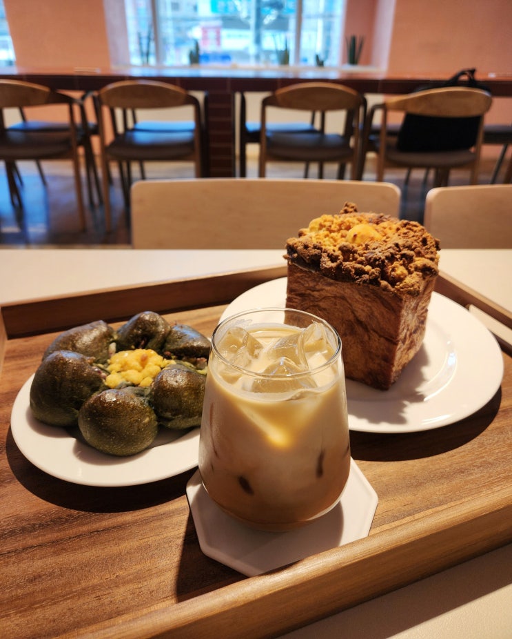  마리 _ 청량리 신상 대형 베이커리 카페 후기