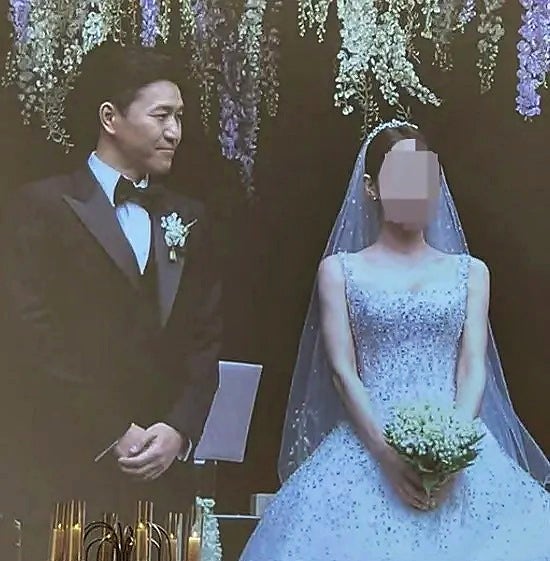 너무 아름다워.. 이효리도 감동한 김종민 결혼식 축가 와이프 사회 하객 정보
