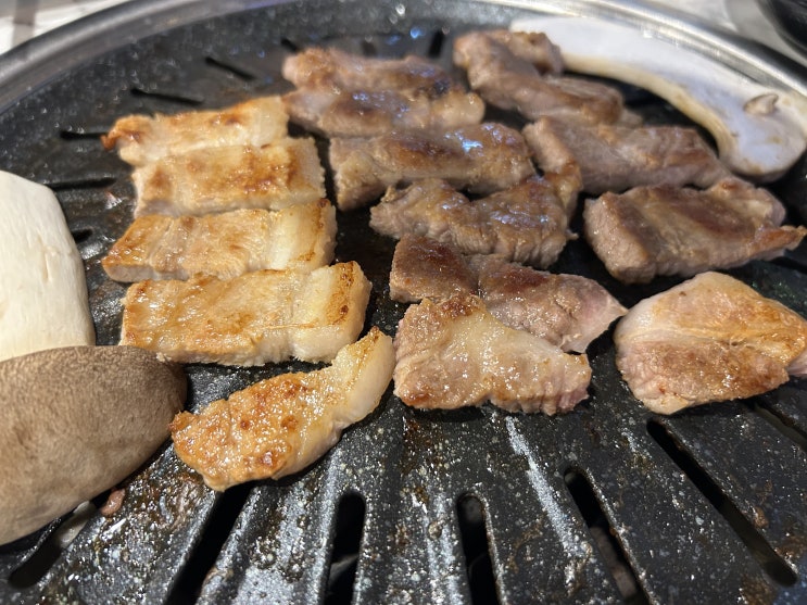  답십리사거리 가성비 넘치는 고기 맛집 추천 <마장동고기집 답십리점>(대패큰돼지, 막창큰돼지, 물냉면, 비빔냉면)