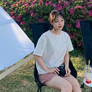 디스커버리 여성 반팔티 코디 여름 기능성 냉감 우븐티셔츠로 고프코어룩