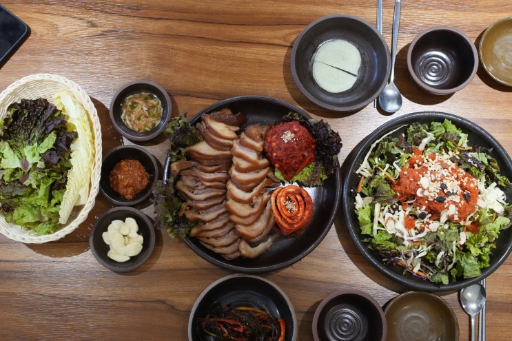  왕십리 족발 맛집 달항아리보쌈 왕십리본점, 족발보쌈과 파김치 진짜 맛있는 곳!