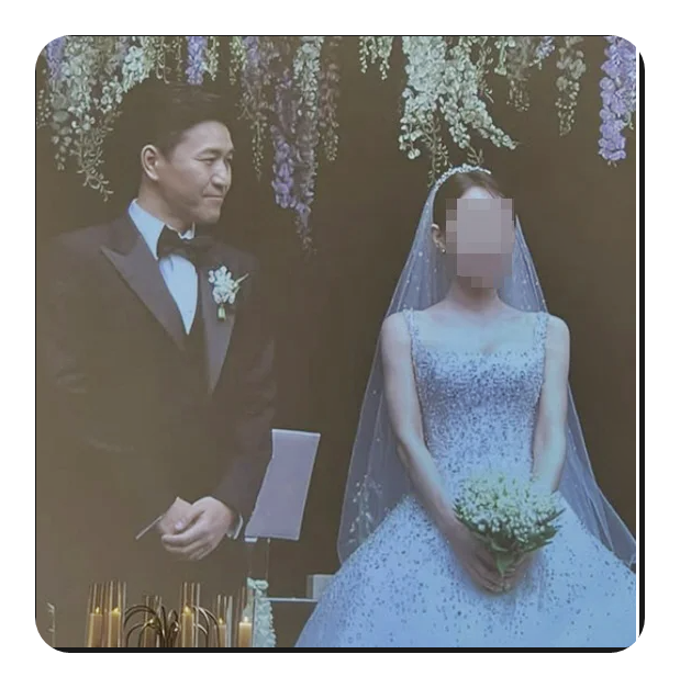 가수 <b>인순이</b>, <b>김종민</b> 신부 얼굴 <b>사진</b> 공개 논란 누리꾼 지적에... 