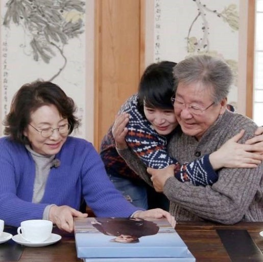  "엄마, 아빠 같아요" 17살 김혜수를 딸처럼 품어 30년 넘게 든든한 버팀목이 되어준 탑배우 부부! 