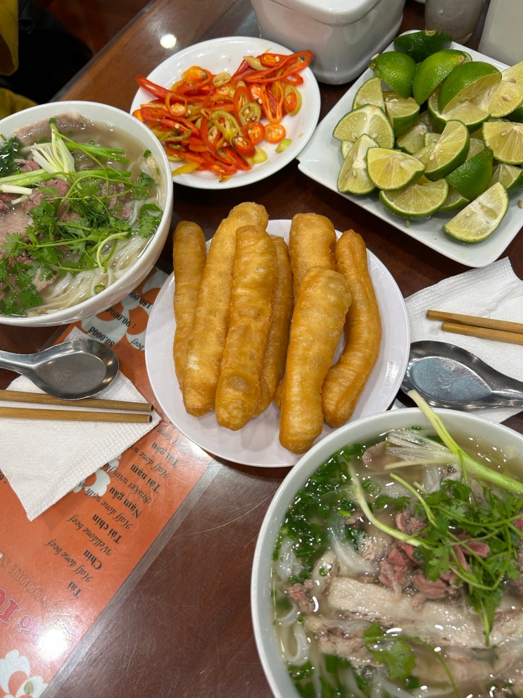  하노이 시내 미슐랭 맛집 Pho 10 Ly Quoc Su 퍼10 리꿕수 호안끼엠근처 로컬 쌀국수 맛집