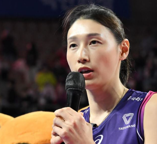 여자배구 <b>흥국생명</b>, 김연경 은퇴와 이다현 <b>영입</b>