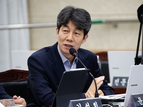 더불어민주당 국회의원 윤건영 프로필 나이 고향 학력 경력 "수돗물 228톤 관저에 수영장"