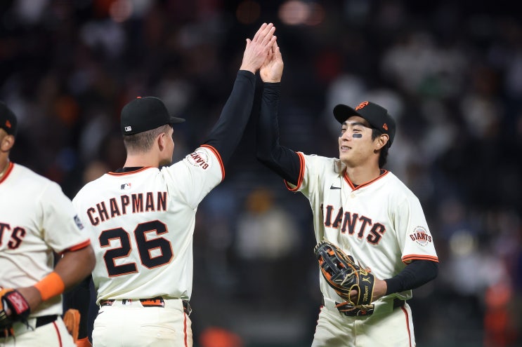 [오늘의 MLB] (4/22) <b>이정후</b>, 시즌 2호 <b>3루타</b> 폭발...타율 0.329