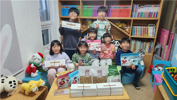  "항공 마일리지로 기부했어요" 731개 생필품, 이웃 품으로... [한국철도일보]