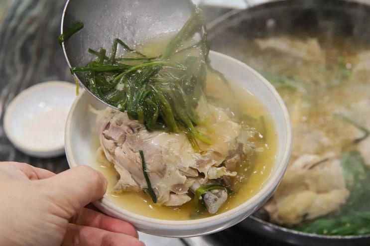  편안한 분위기에서 즐기는 남한산성 백숙, 현촌