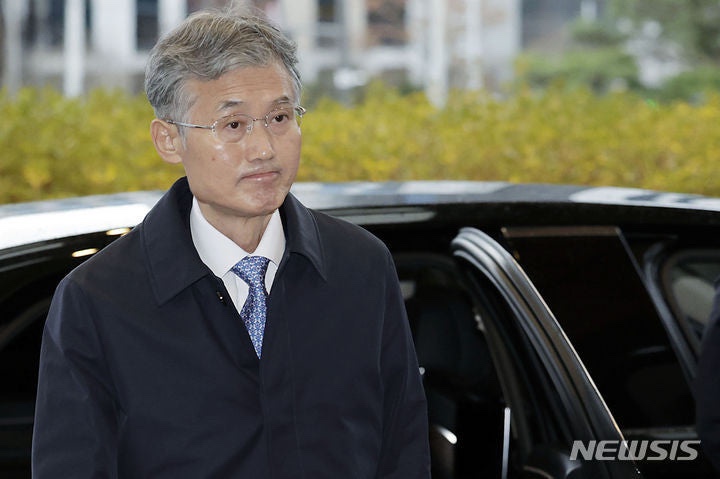 긴급 분석! 조희대 대법원장, '나라를 구할 영웅' 될까? 대한민국 사법부, 그의 손에 달렸다! 