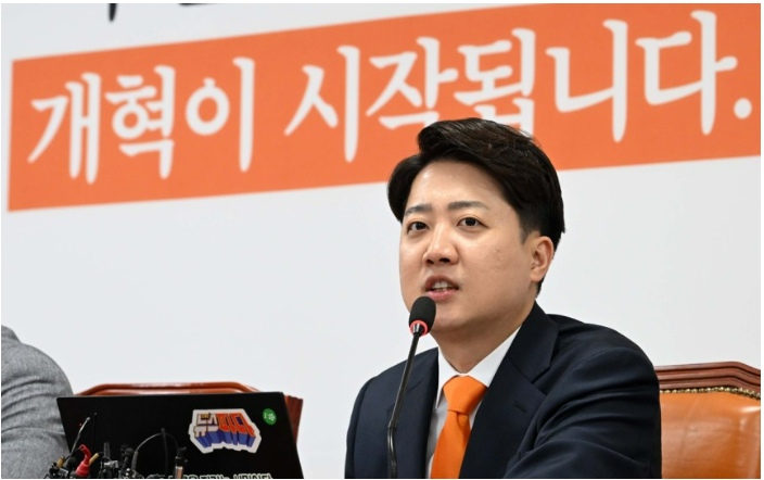 2025 대선 인물탐구 : 이준석 대선 지지율 상승의 비밀 – 공정·디지털·청년정치, 그리고 빅텐트 시나리오 2025 대선 인물탐구 : 이준석 대선 지지율 상승의 비밀 – 공정·디지털·청년정치, 그리고 빅텐트 시나리오