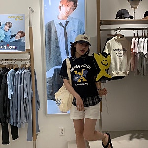 와키윌리 서울 명동 플래그십 스토어 매장 오픈 Wacky WiLLy 여름 반팔티 쇼핑