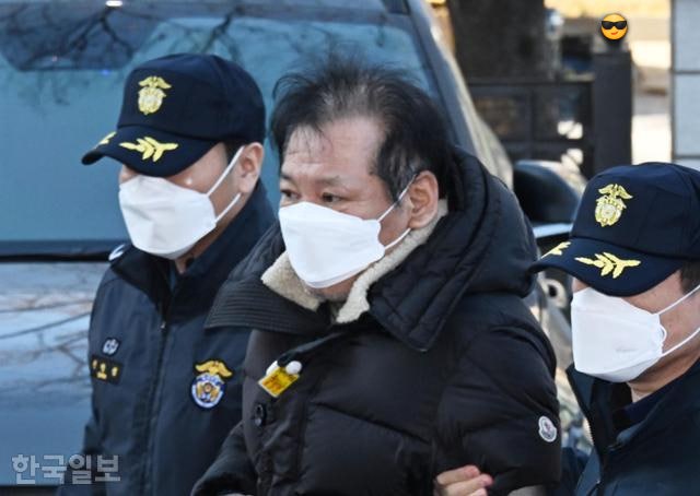 <b>검찰</b>, <b>건진법사</b> 자택.사무실서 유력정치인.대기업임원.경찰간부... 