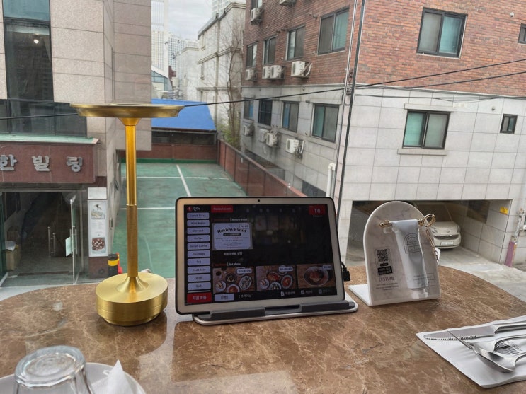  부모님과의 특별한 저녁은 아치서울 용산점 용리단길레스토랑에서!