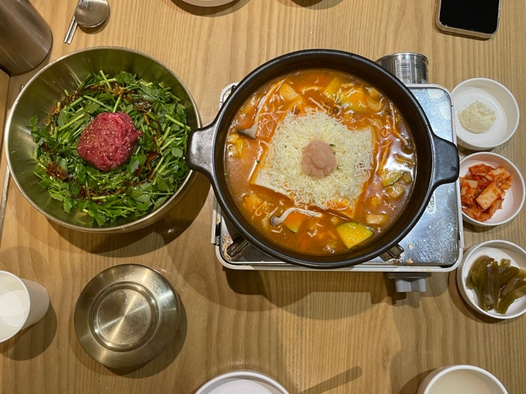  경주 황리단길 웨이팅 맛집 청온채, 명란치즈순두부와 고추장 한우 육회비빔밥 조합 추천