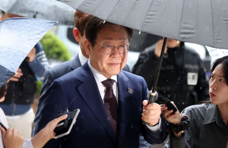 [속보] <b>대법</b> 전원합의체, <b>이재명 선거법</b> 사건 두 번째 심리 진행