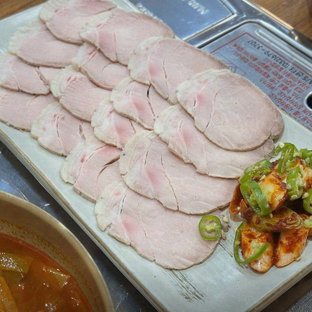  조용한 점심, 프리미엄 해장국을 즐길 수 있는 용산맛집, 삼각지국밥
