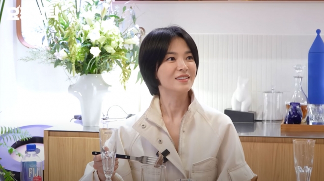 <b>송혜교</b> 20년 묵힌 역대급 <b>미담</b>! “학생 상처될까” 장학금... 