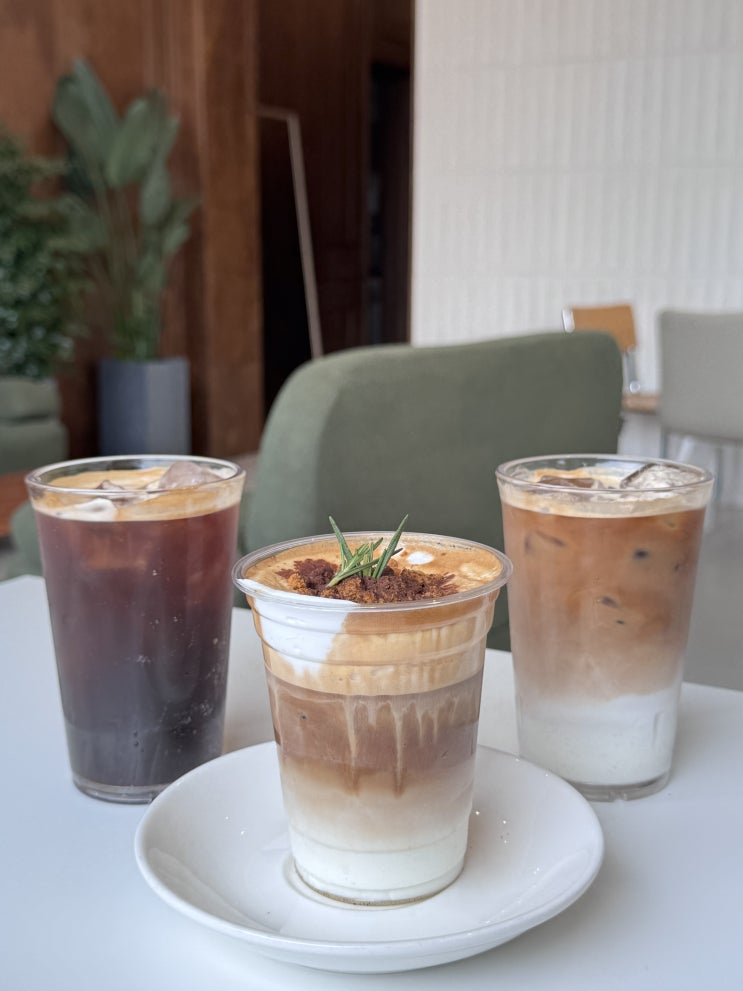  청주 오송 빵 맛집 추천 | 무화과 크림치즈 치아바타가 인상적인 베이커리 카페 '여기오송' 후기