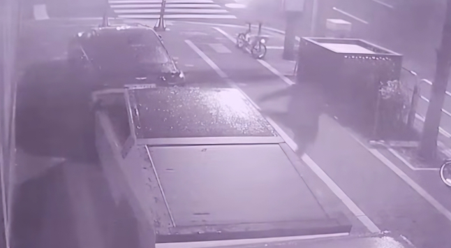 강남 테슬라 <b>사이버트럭 파손</b> 피의자는 <b>중국인 관광객</b>