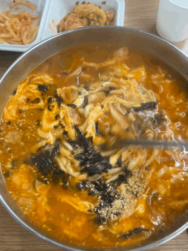  [속초] 속초 웨이팅 맛집 ‘금이야옥이야’ 내돈내산 솔직후기 | 장칼국수, 누룽지감자전