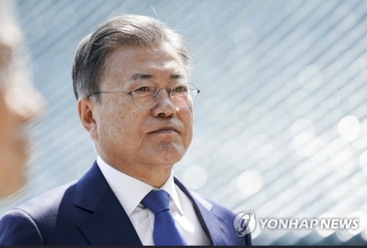 <b>문재인 전 대통령 뇌물수수</b> 혐의로 <b>기소</b> [사위 서씨 이스타항공... 
