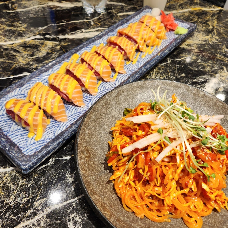  송리단길연어와 육회의 조합이 좋은 송파나루역 맛집 '육회바른연어 송파점'