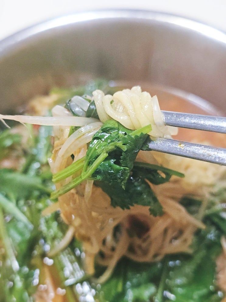  틈새라면 고수 넣어 더 맛있게 끓이기