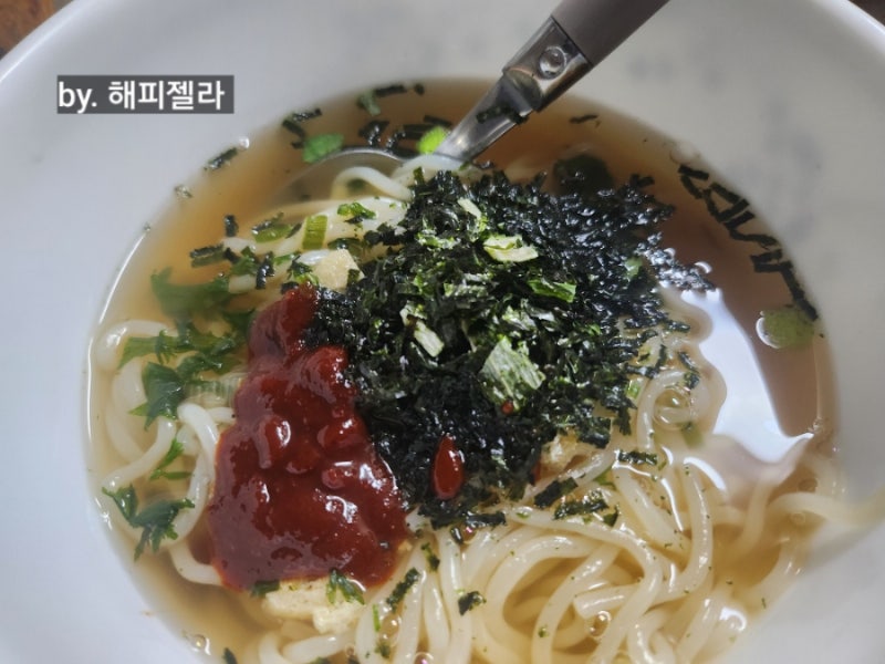 [이마트 트레이더스 제품 리뷰] 통통한 쫄면과 뜨끈한 우동의 새로운 만남 "오뚜기 쫄우동"