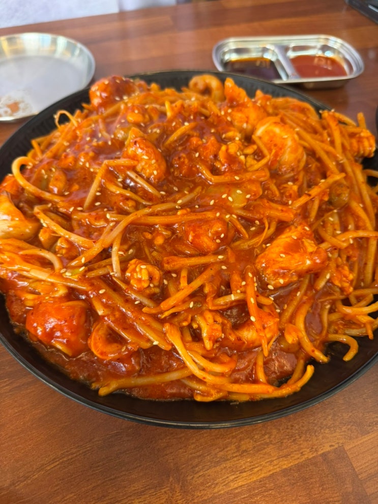  운암동 챔피언스필드 맛집, 물회와 지리탕 나오는 바다왕아구찜
