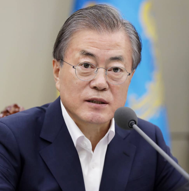 <b>검찰</b>, <b>문재인</b> 전 대통령 뇌물수수 혐의로 <b>기소</b>? 재판 예고!